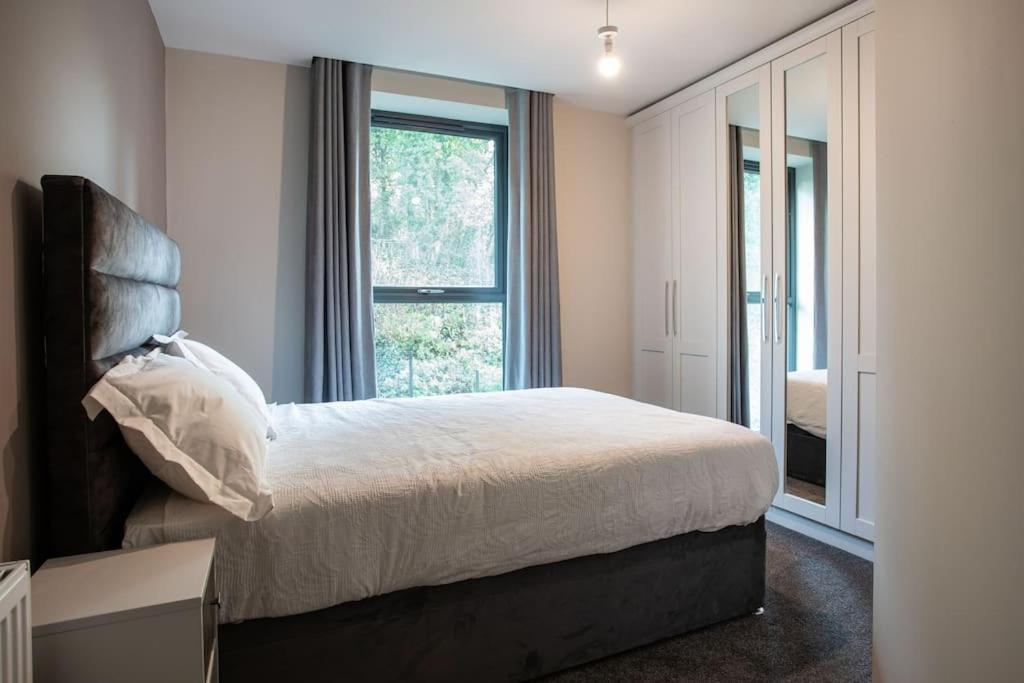 Brand New, Luxury & With Terrace Apartment